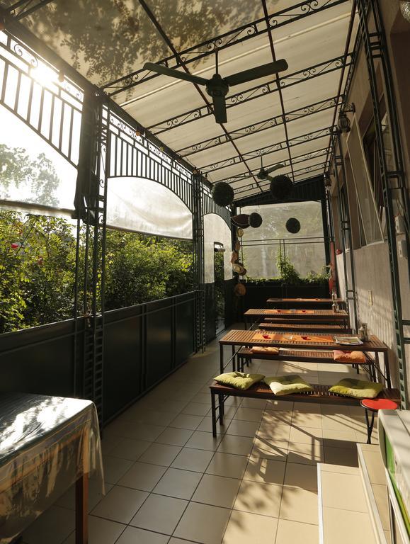 Bed & Breakfast Garden40 Beograd Bagian luar foto
