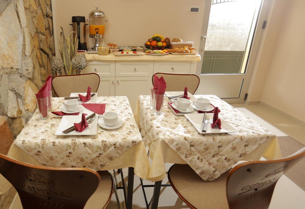 Bed & Breakfast Garden40 Beograd Bagian luar foto