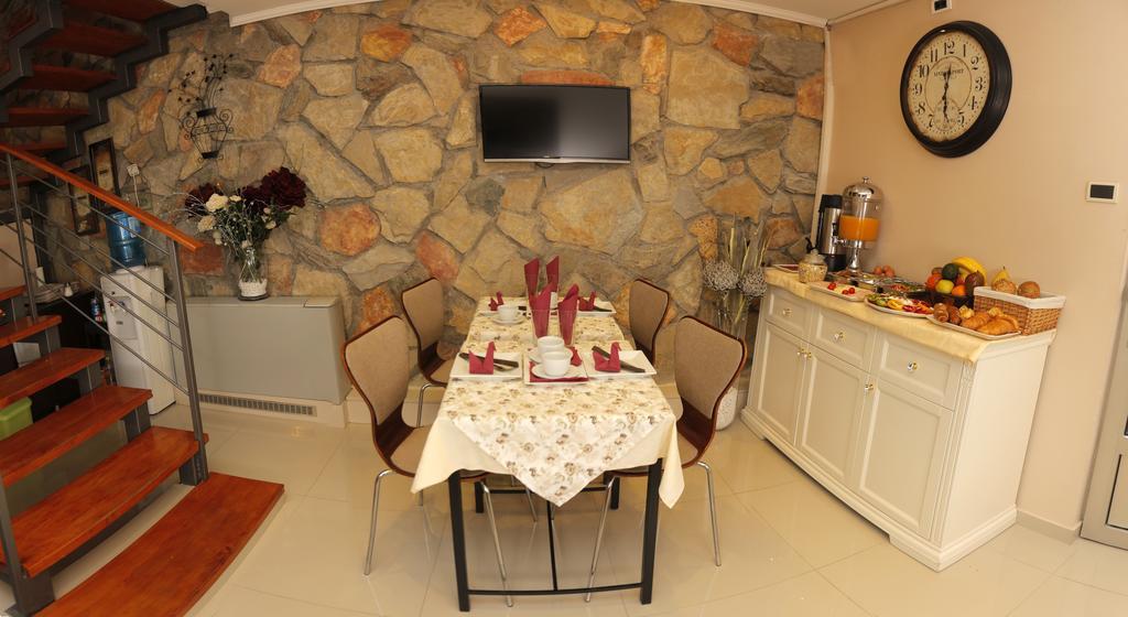 Bed & Breakfast Garden40 Beograd Bagian luar foto