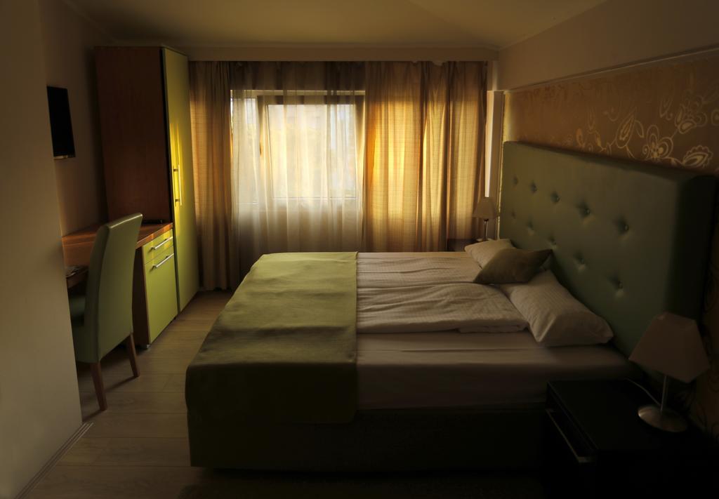 Bed & Breakfast Garden40 Beograd Bagian luar foto
