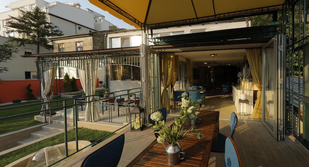 Bed & Breakfast Garden40 Beograd Bagian luar foto