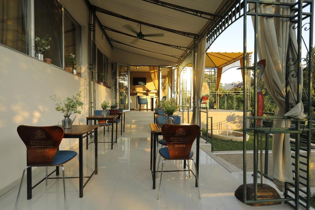 Bed & Breakfast Garden40 Beograd Bagian luar foto