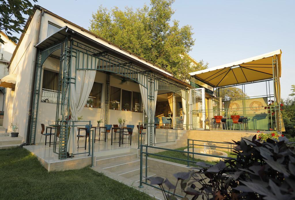 Bed & Breakfast Garden40 Beograd Bagian luar foto