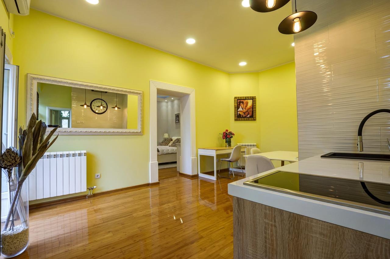 Bed & Breakfast Garden40 Beograd Bagian luar foto