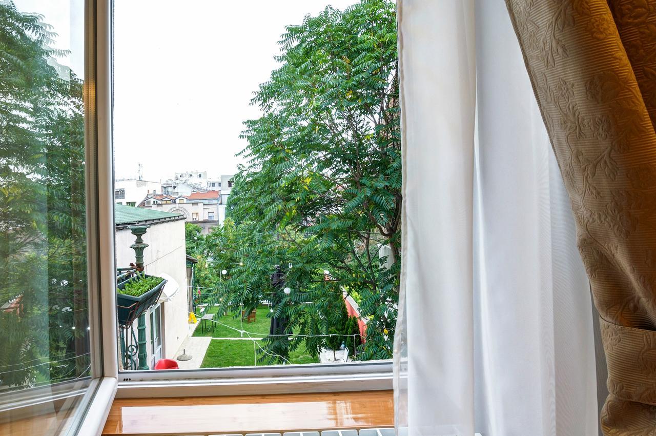 Bed & Breakfast Garden40 Beograd Bagian luar foto