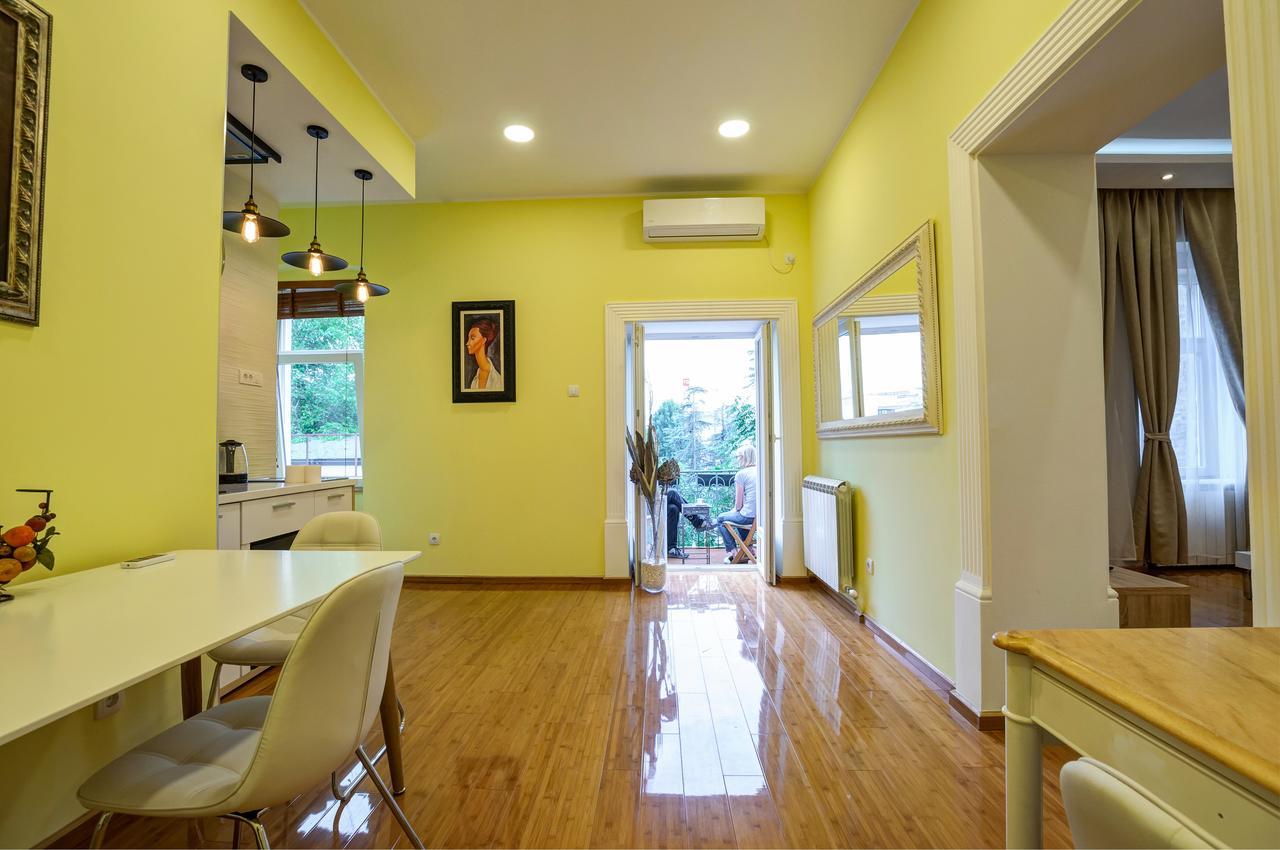 Bed & Breakfast Garden40 Beograd Bagian luar foto