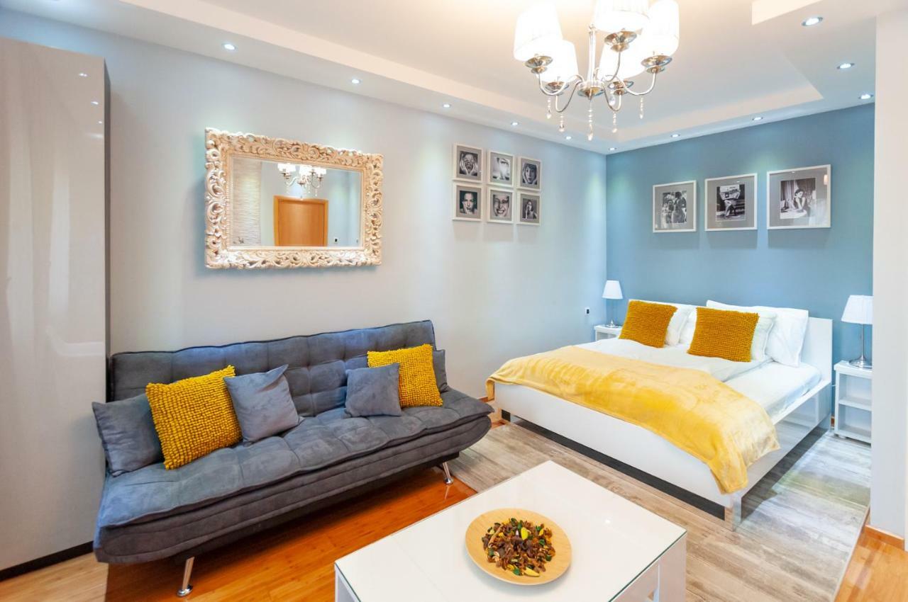 Bed & Breakfast Garden40 Beograd Bagian luar foto